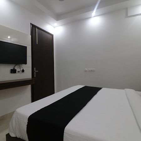 Hotel King Plaza Új-Delhi Kültér fotó