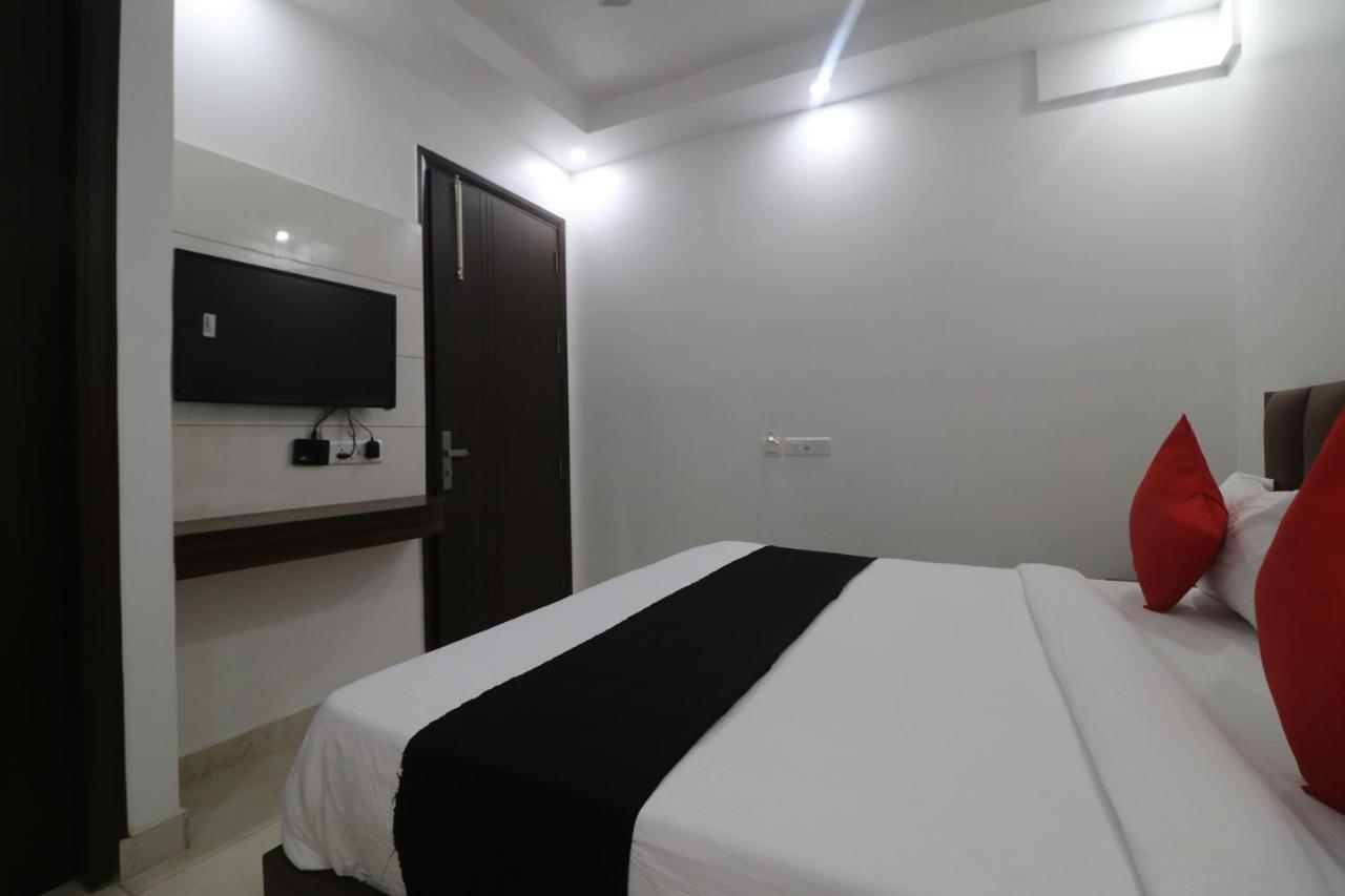 Hotel King Plaza Új-Delhi Kültér fotó