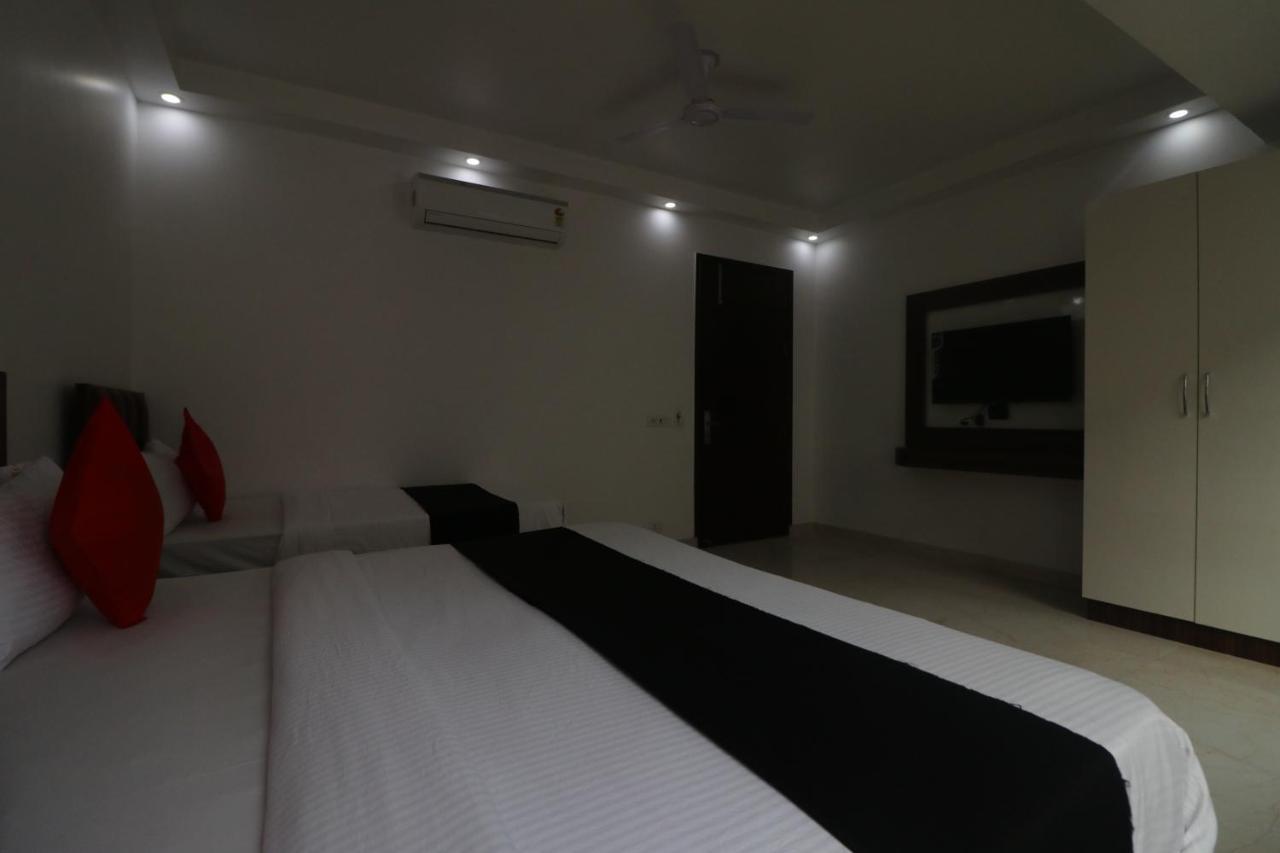 Hotel King Plaza Új-Delhi Kültér fotó
