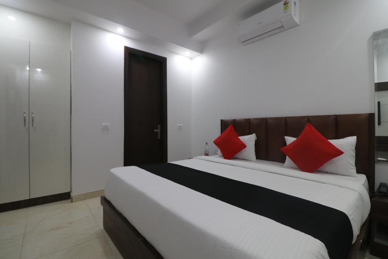 Hotel King Plaza Új-Delhi Kültér fotó