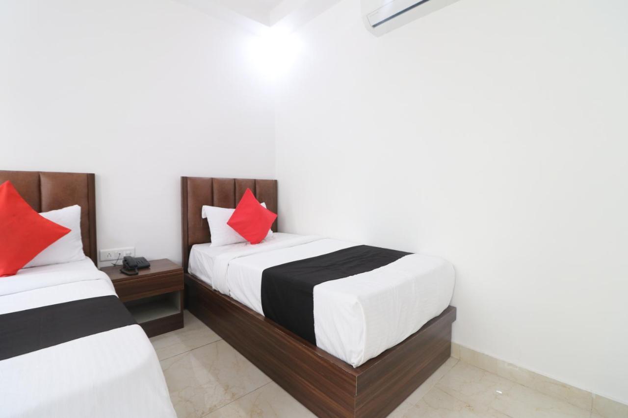 Hotel King Plaza Új-Delhi Kültér fotó