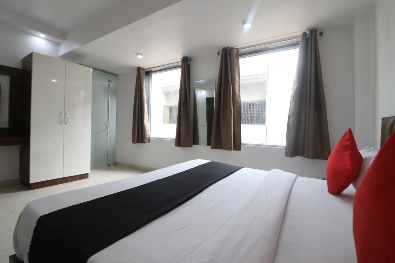 Hotel King Plaza Új-Delhi Kültér fotó