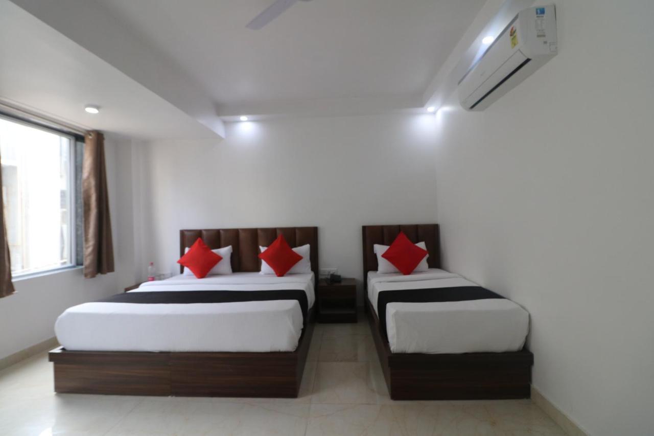 Hotel King Plaza Új-Delhi Kültér fotó